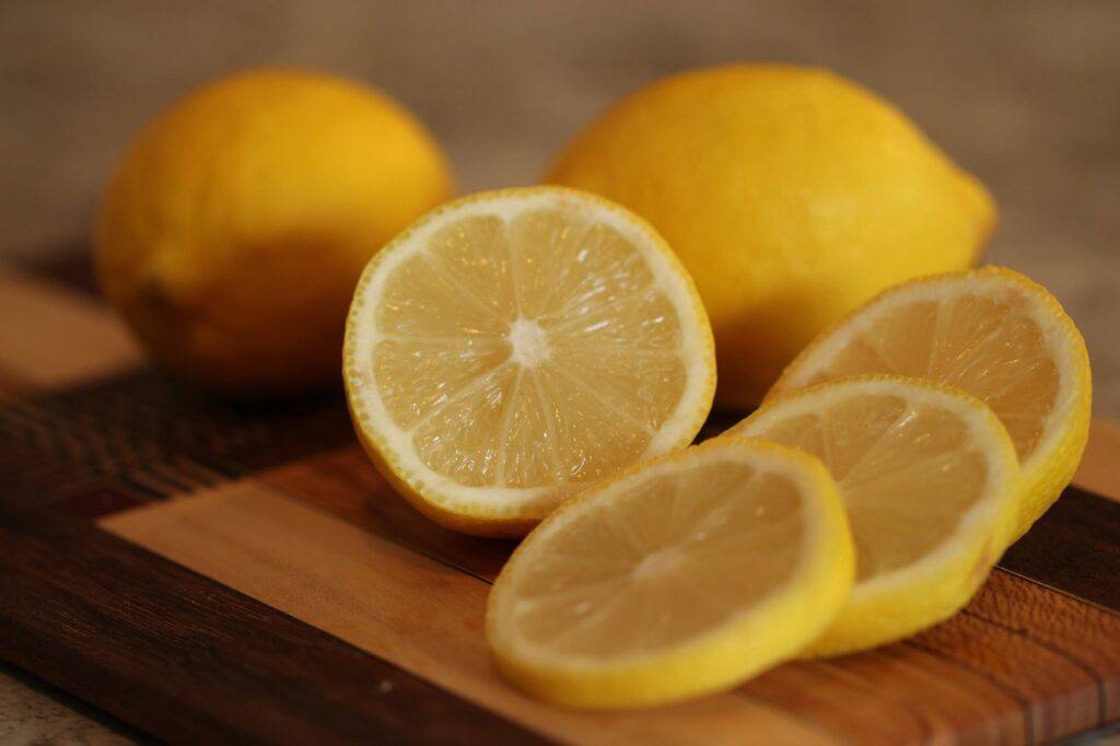 lemon to reduce dark spots on skin