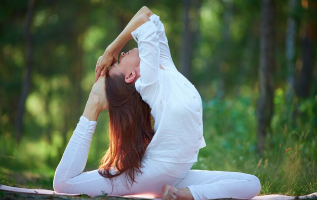 Tree Pose (Vrikshasana) for Balance and Elegance