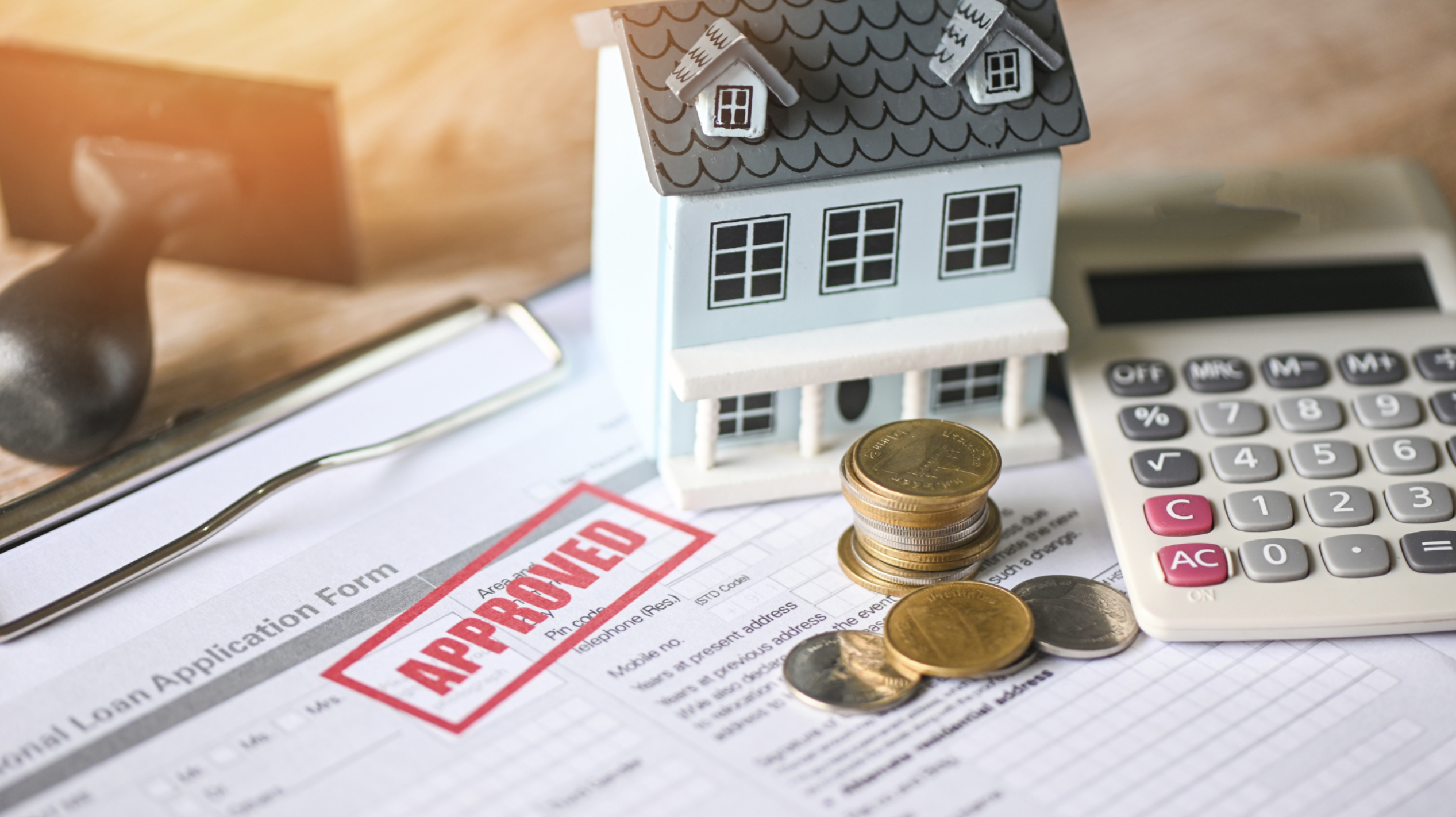 Home Equity Loans vs HELOCs: Key Differences Explained 